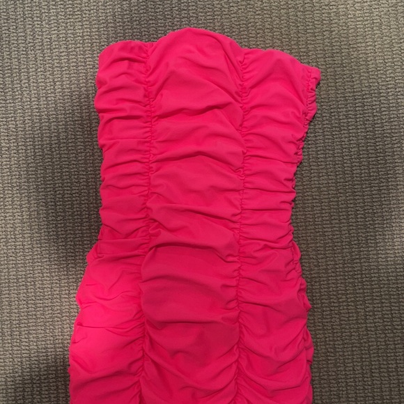 Bright pink tiger mist strapless bodycon dress - Picture 3 of 5